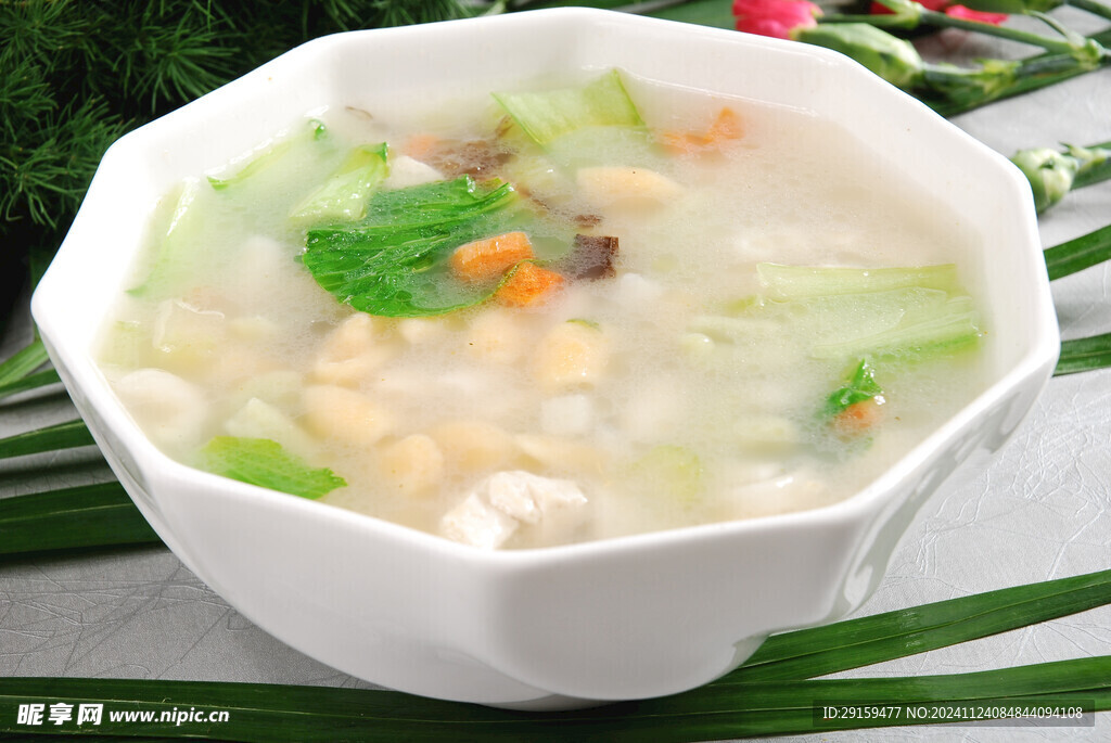三色濃湯麻食
