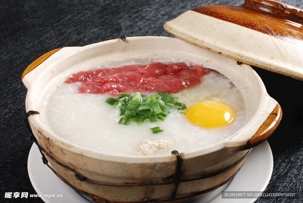 窩蛋牛肉粥