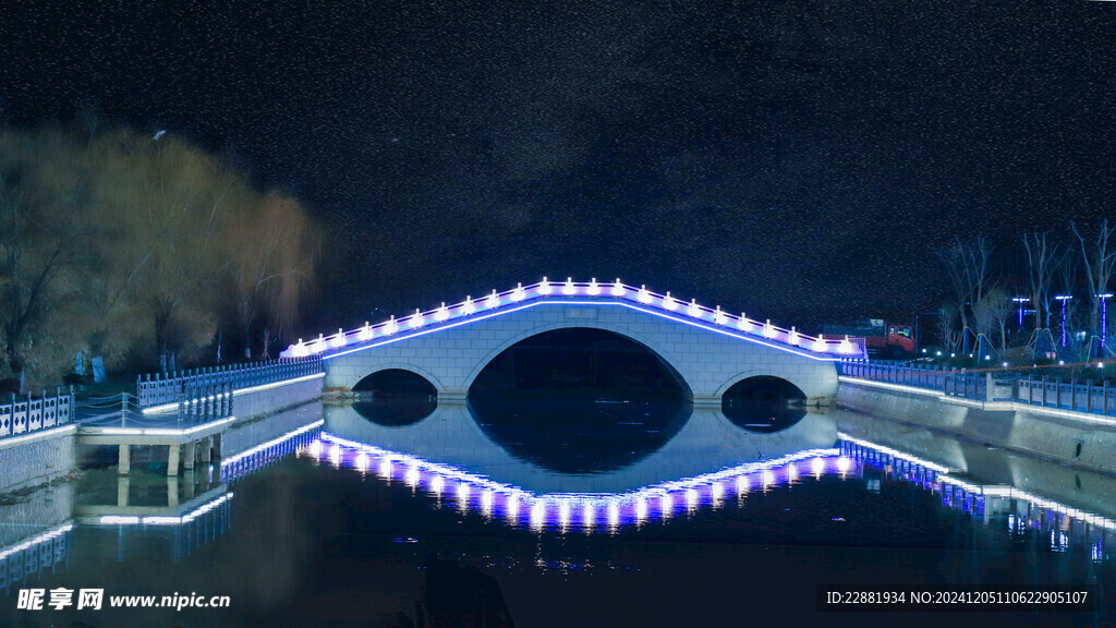 夜晚的橋