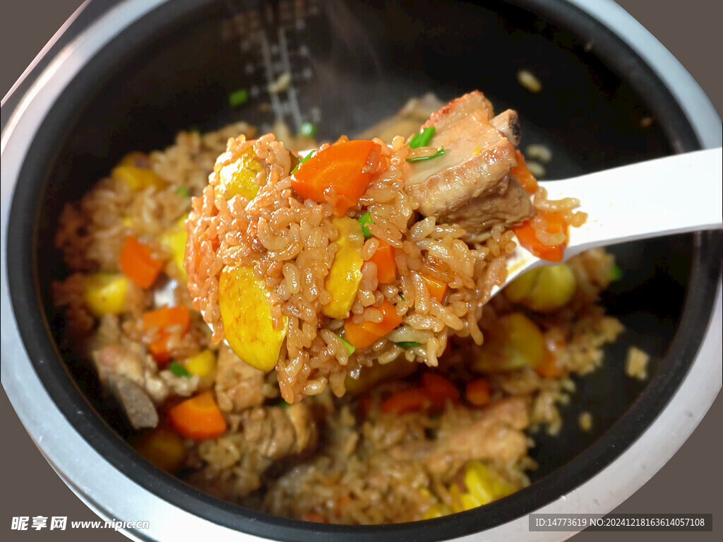 板栗排骨燜飯