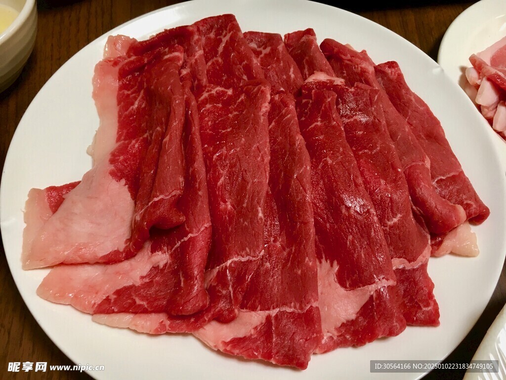 新鮮牛肉食材