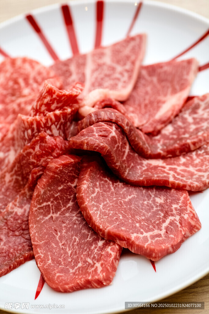 新鮮牛肉食材