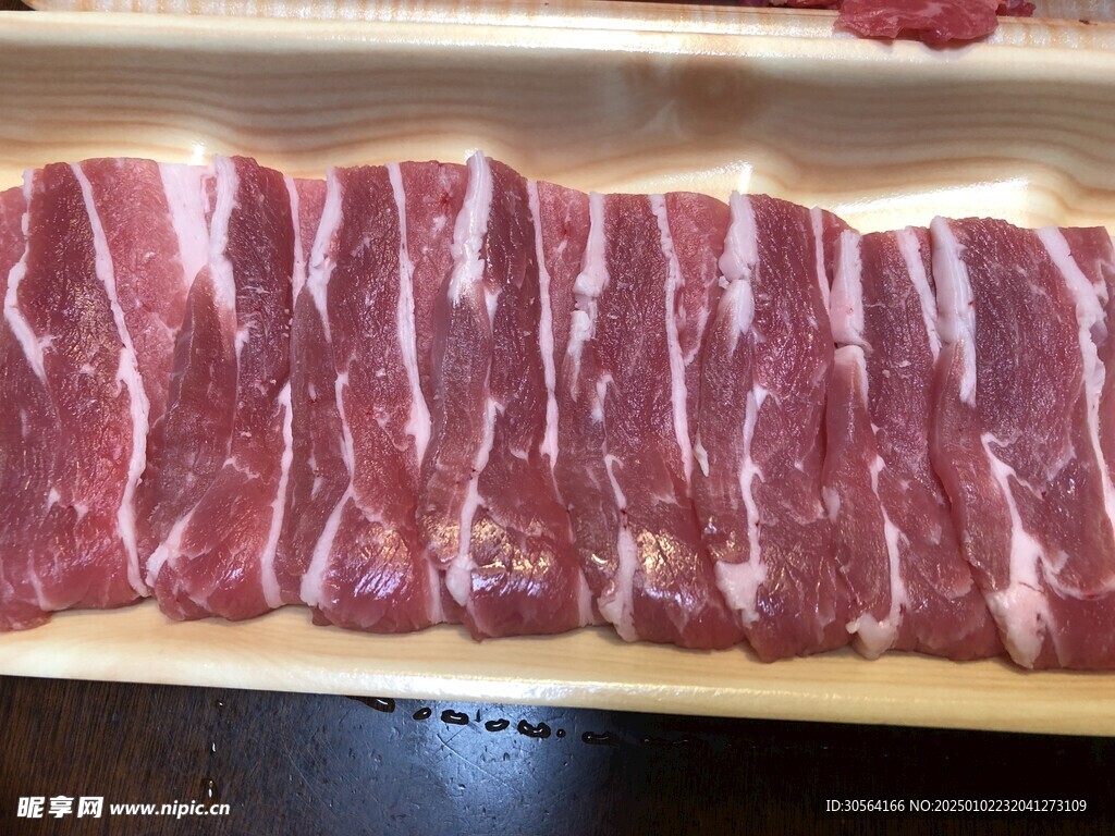 新鮮牛肉食材