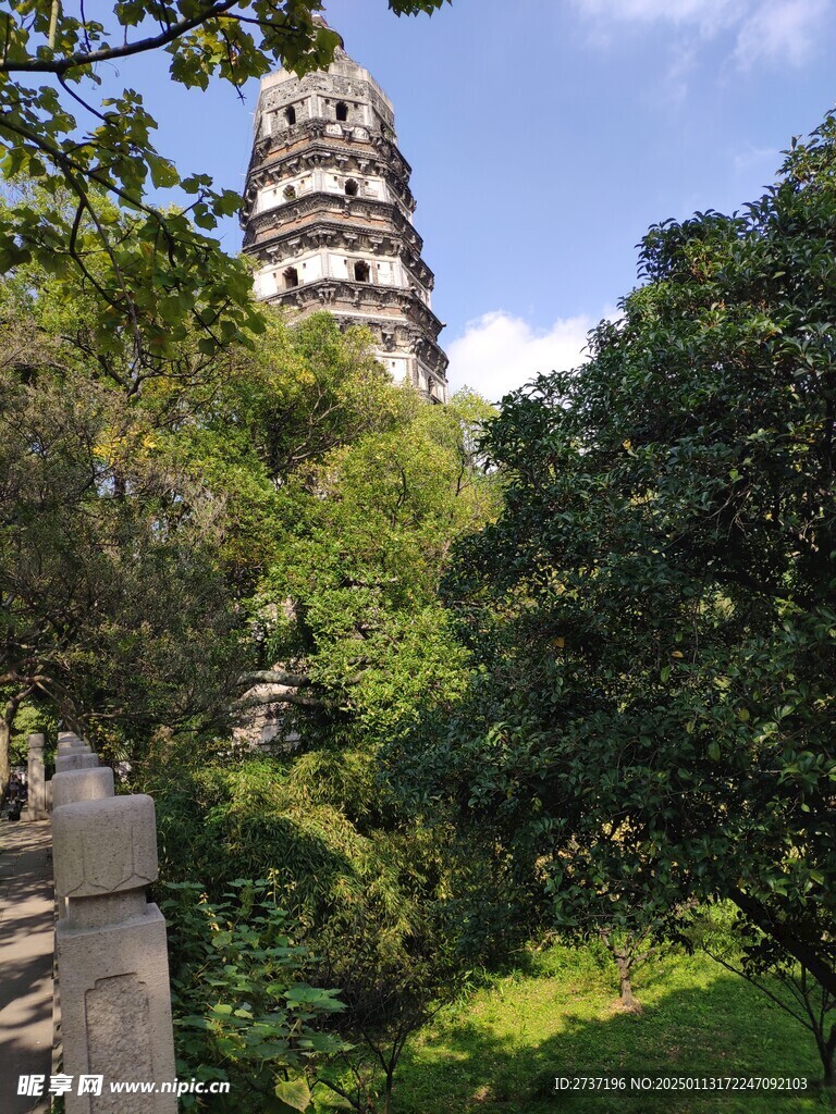 云巖寺塔