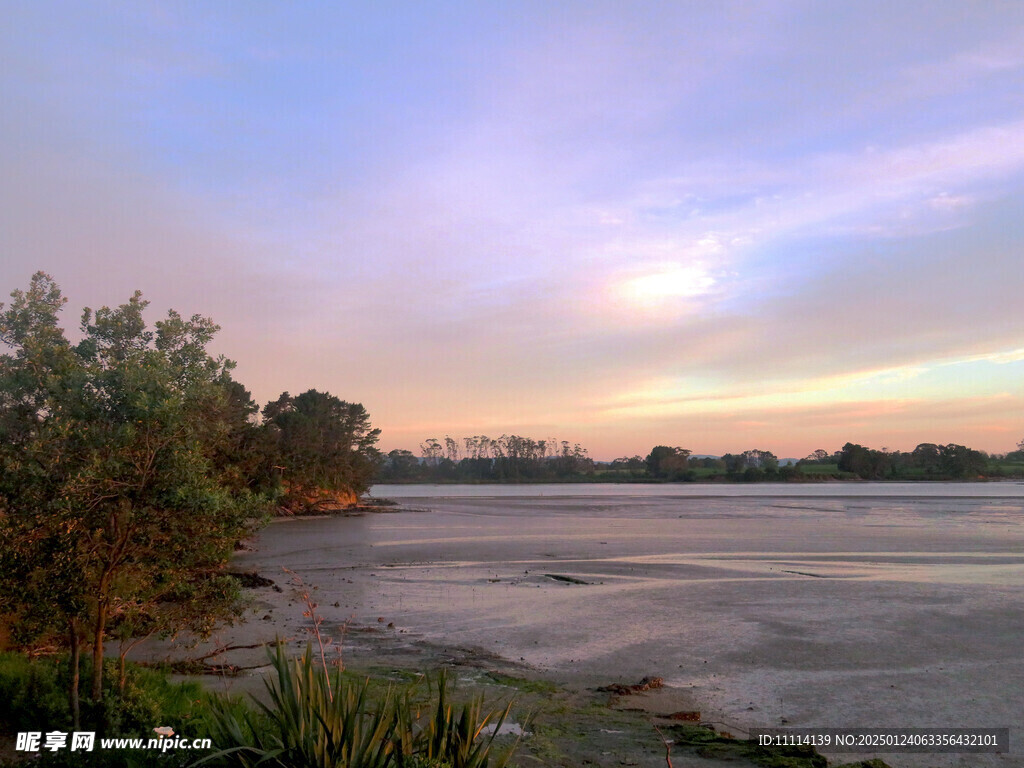 海灣黃昏風景
