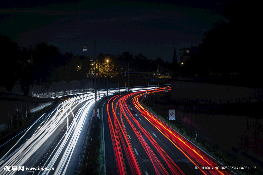 夜晚城市公路
