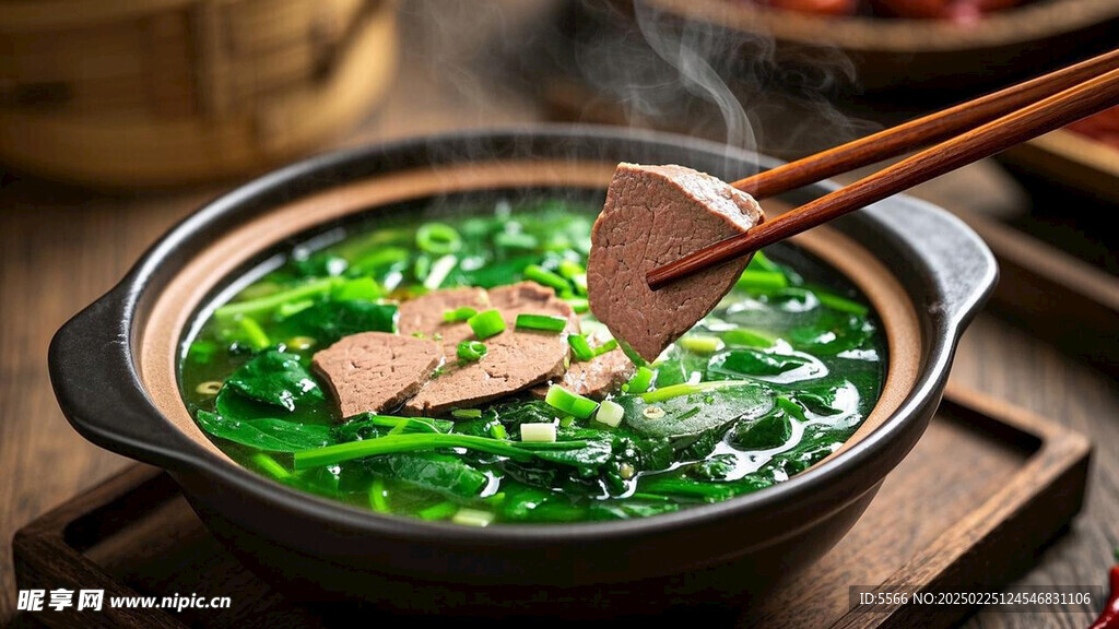菠菜豬肝湯 補血 清湯特寫