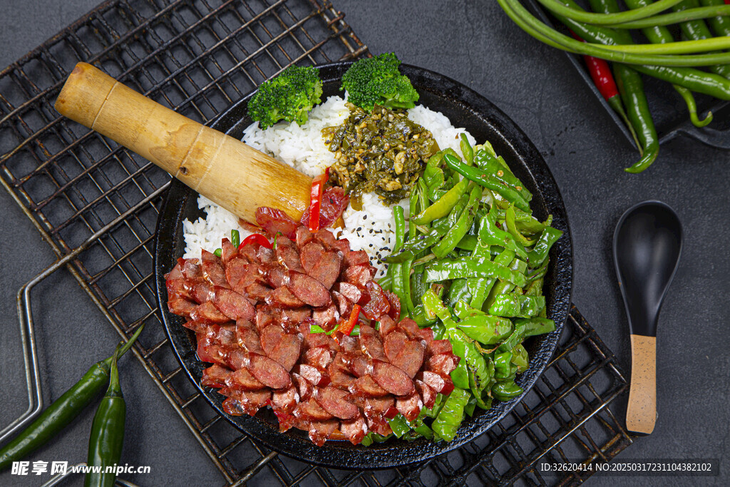 臘腸煲仔飯