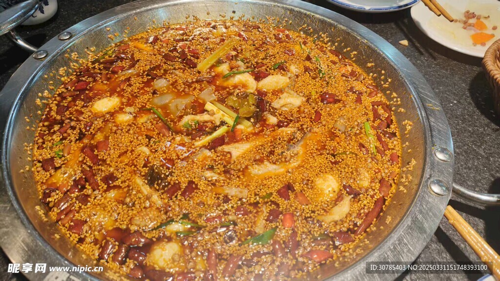 麻辣魚火鍋