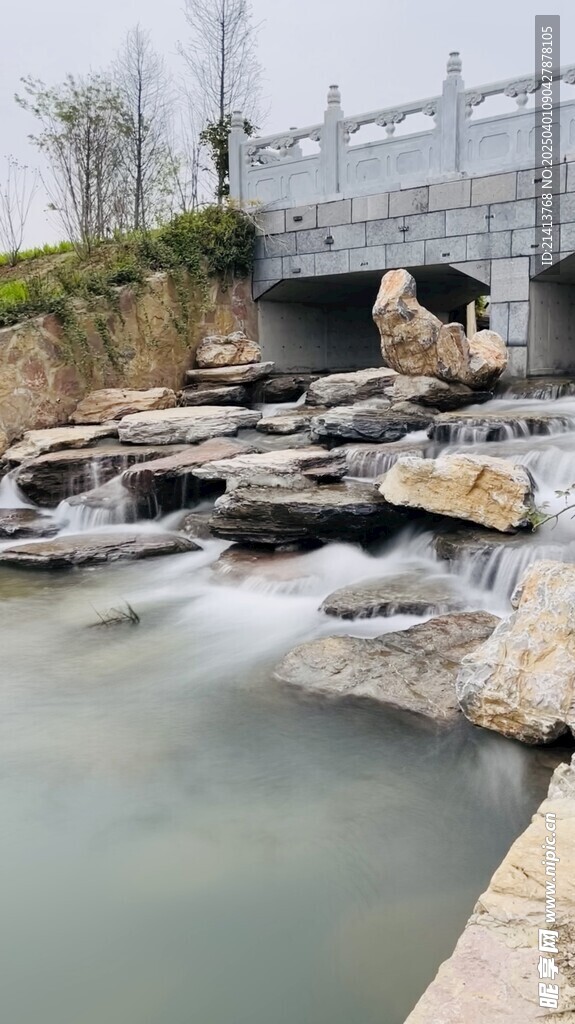 峽谷溪流