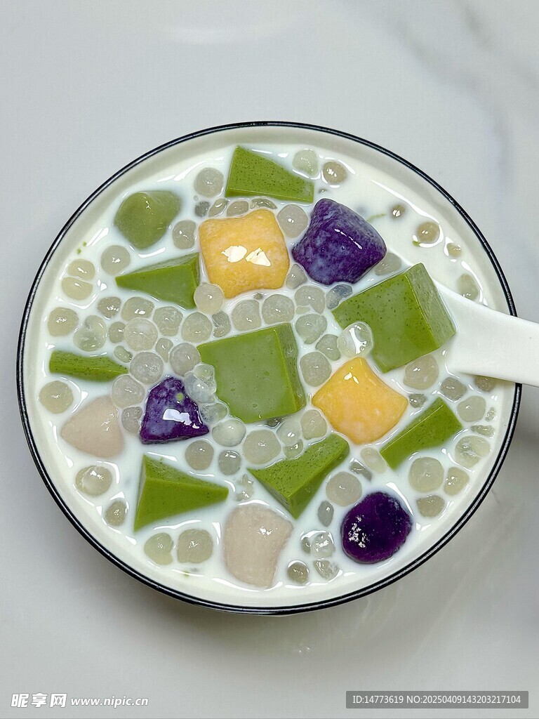 抹茶奶凍芋圓西米露