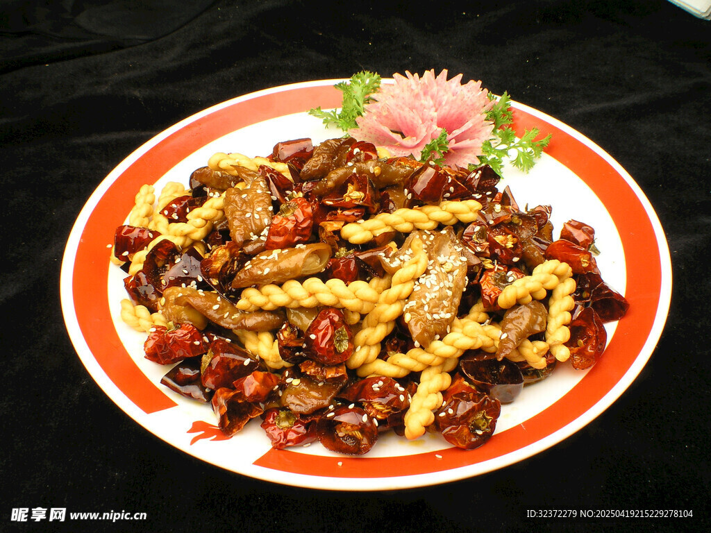 美味炒肉配玉米