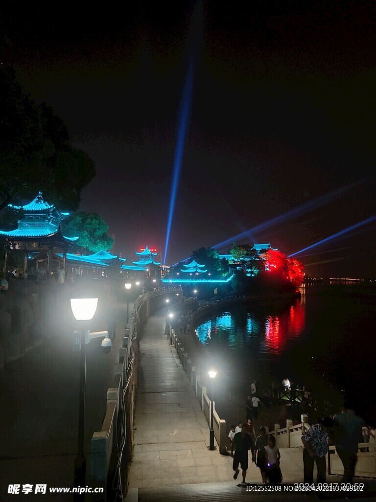 絢麗燈光秀景觀