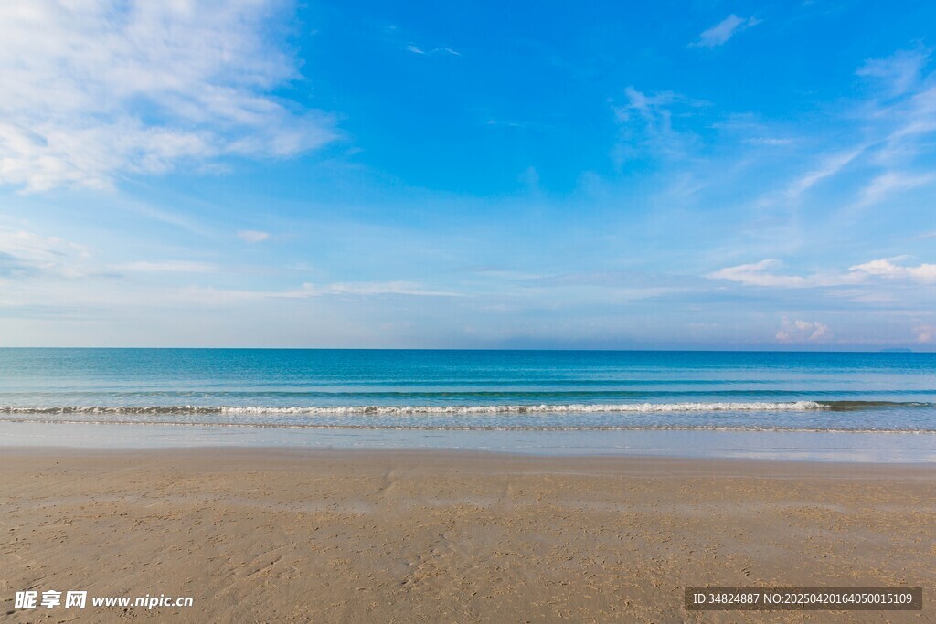 美麗海濱沙灘與蔚藍(lán)大海