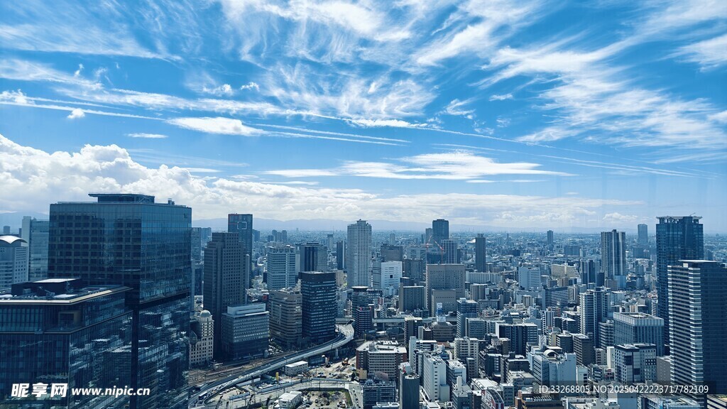 都市天際線 藍天白云景觀