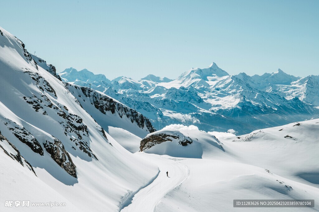 雪山壯麗美景