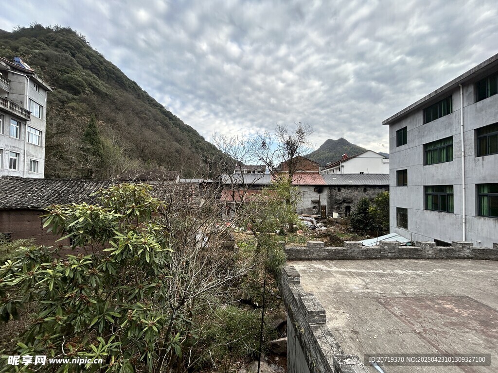 山間村落景致