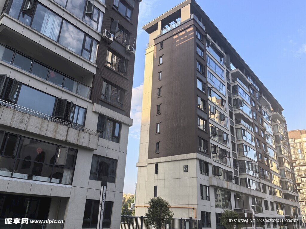 現代高層住宅樓外觀