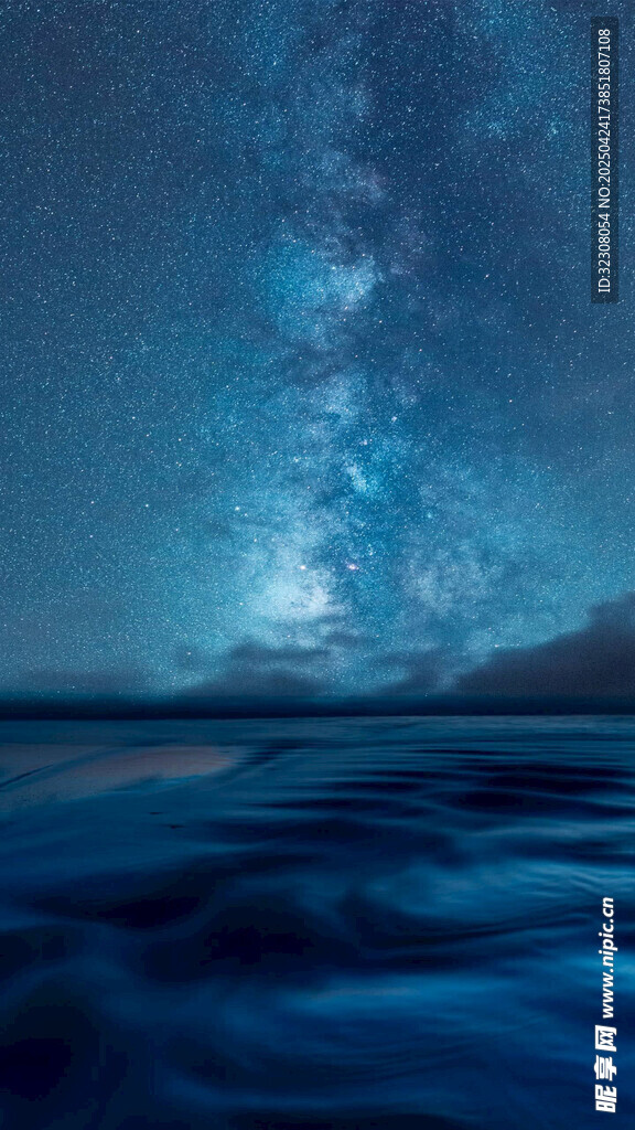 星空下的靜謐海面