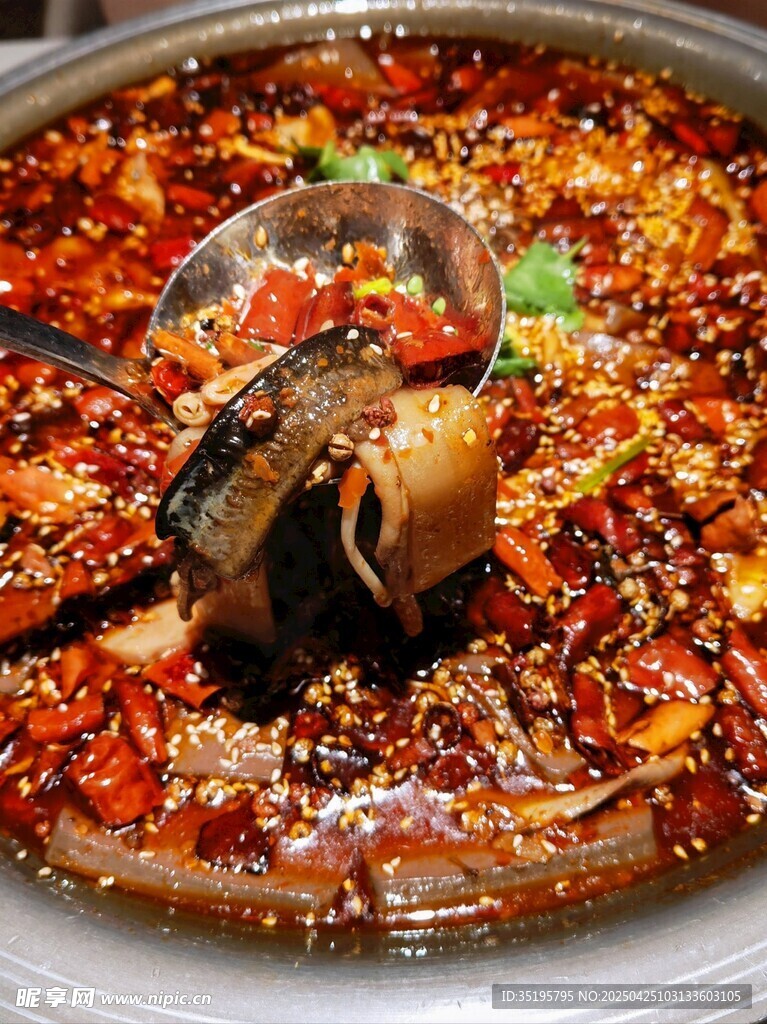 麻辣鮮香的特色鹵味拼盤