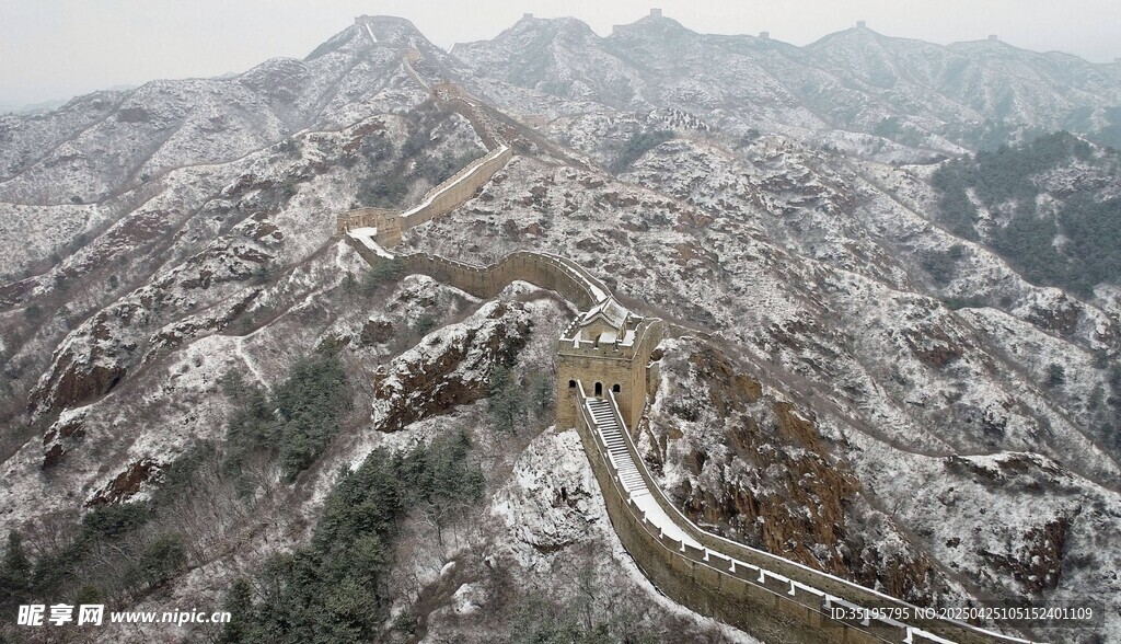 雪后長城壯美景色