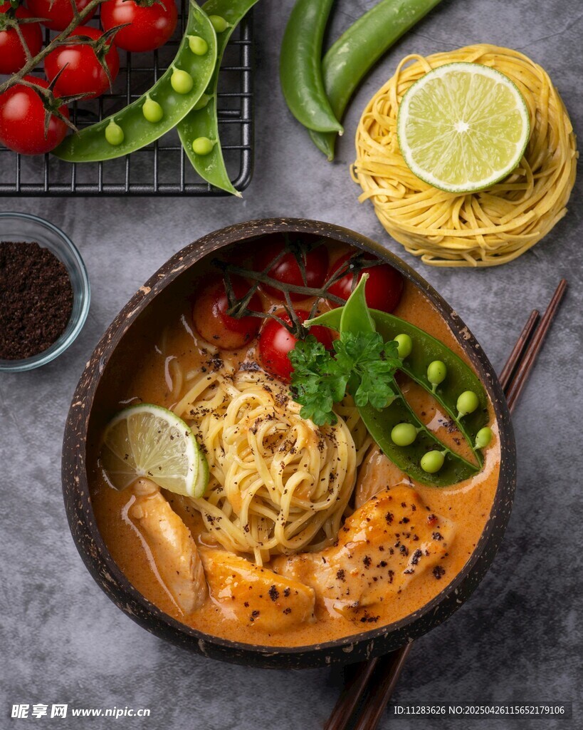 美味泰式風味湯面美食