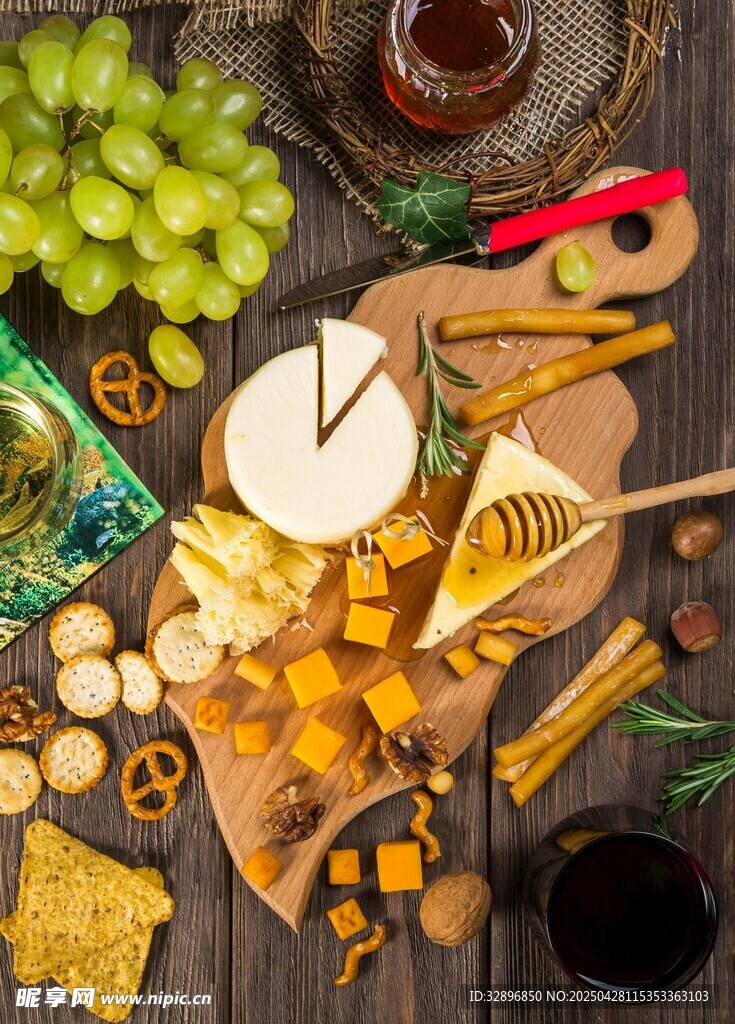 美味奶酪拼盤與多樣配食