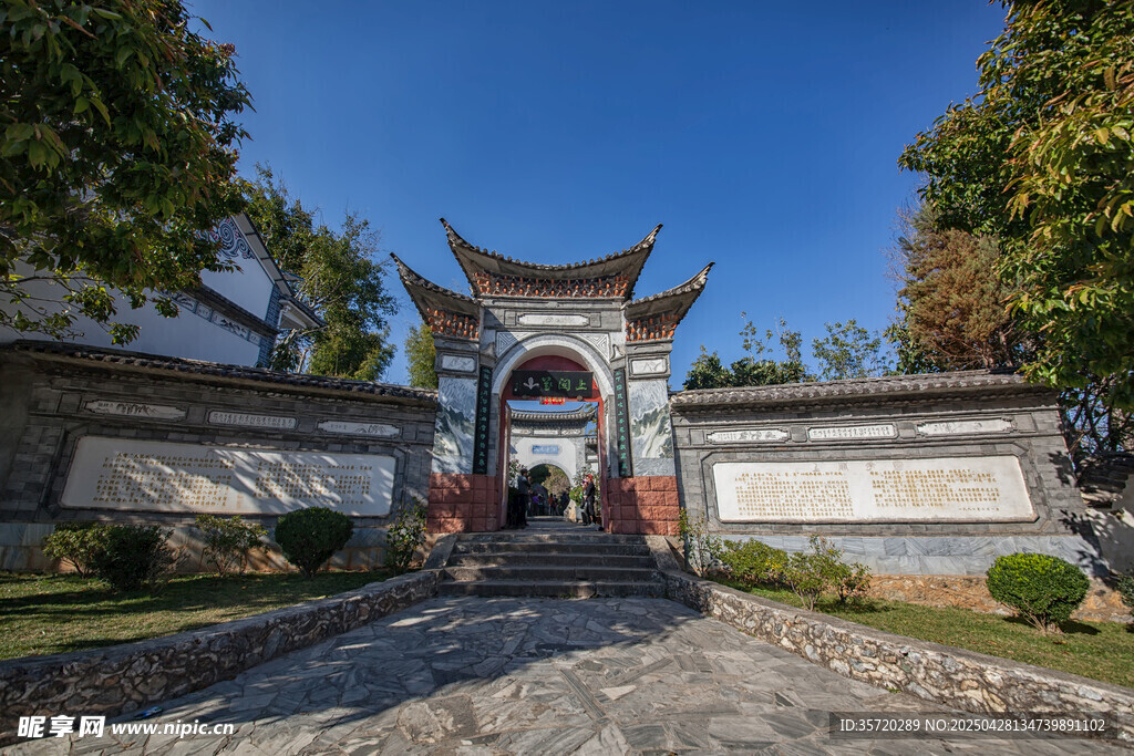 中式古門樓景致