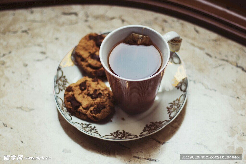 醇香茶飲配美味糕點