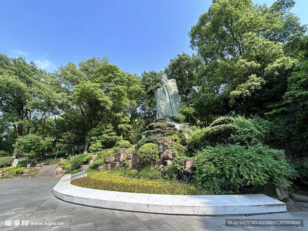孔子雕像