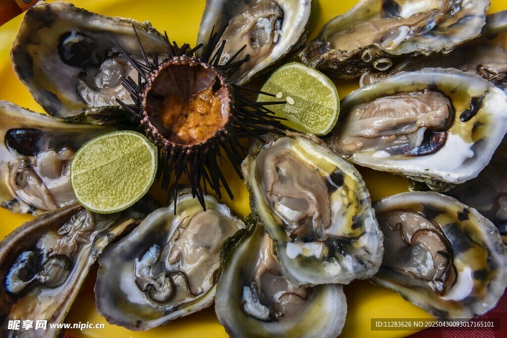 鮮蠔配青檸 美味誘人
