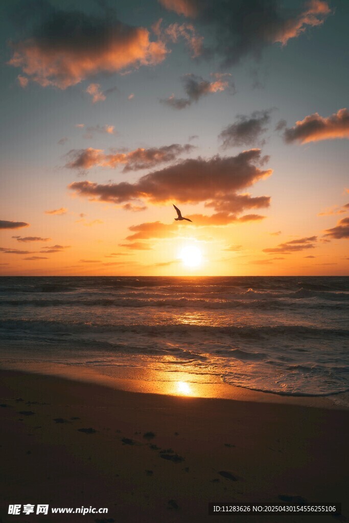 海邊日落美景