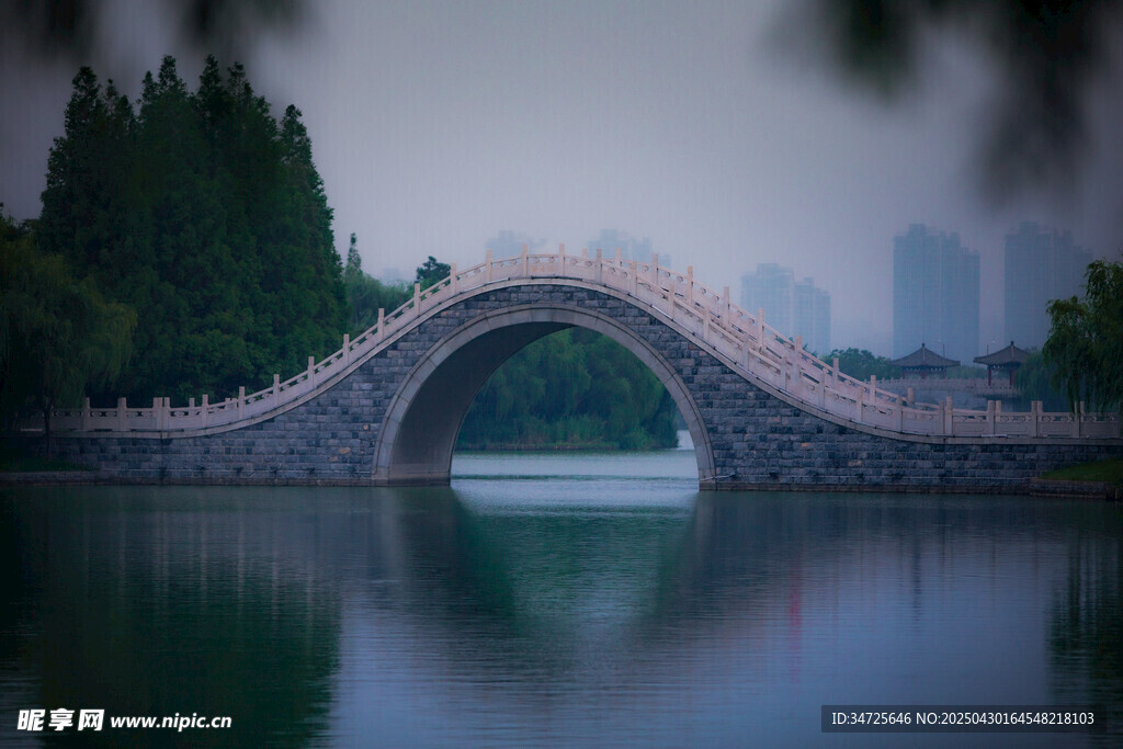 古橋映水 靜謐中式景致