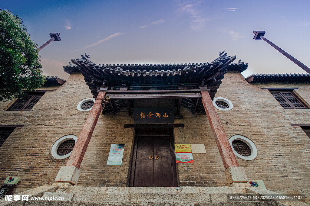 中式古建筑大門景觀
