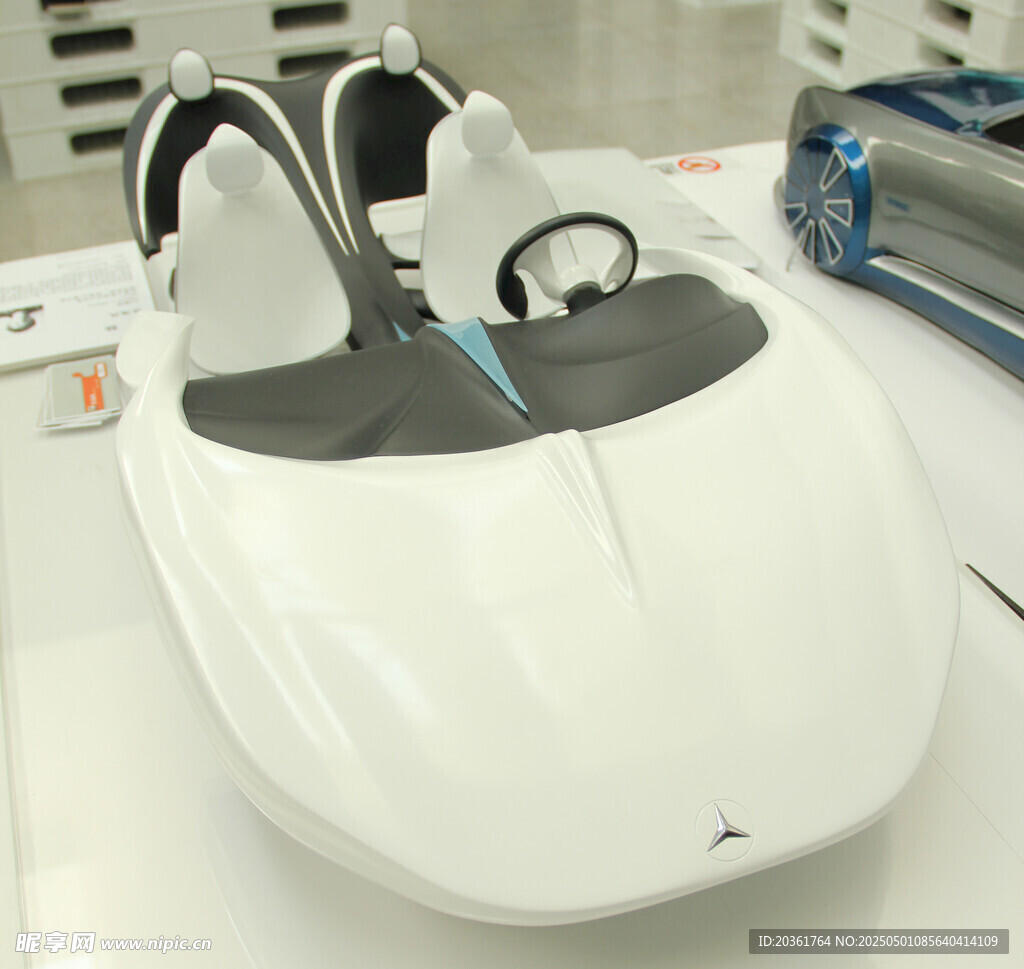 未來感白色概念賽車模型