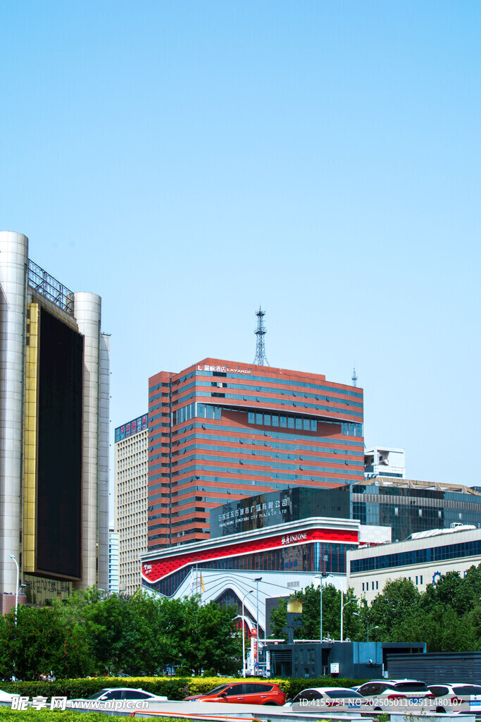 城市中的現(xiàn)代建筑群