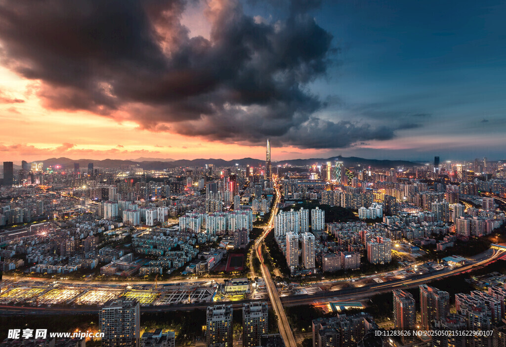 城市黃昏夜景俯瞰圖
