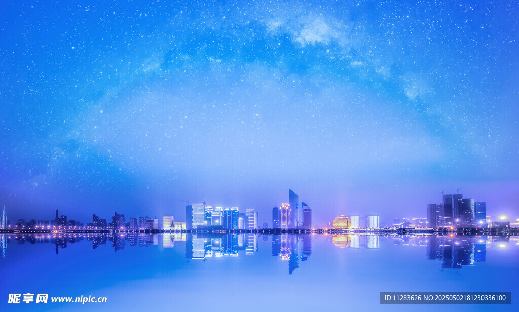 城市夜景湖面倒影美景