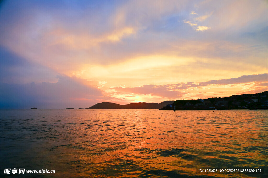 海上絢麗日落美景