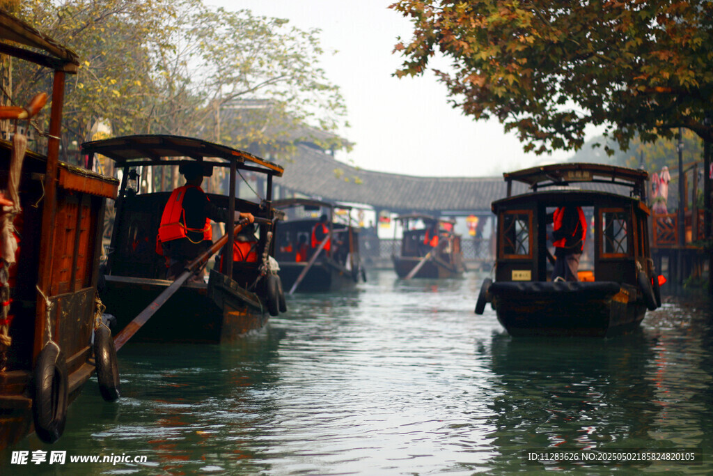 江南水鄉(xiāng)游船景致