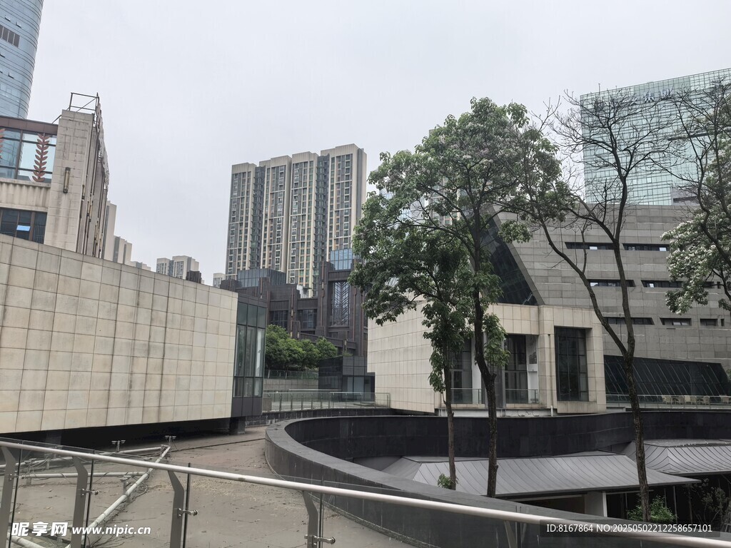 城市中的建筑與綠化景觀