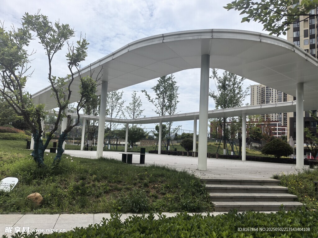 現代戶外白色景觀廊架