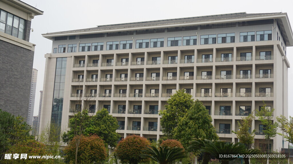 現(xiàn)代風格教學樓外觀