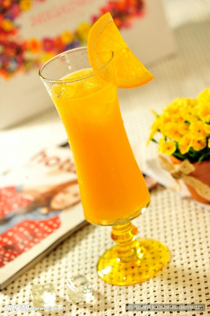 柳橙果汁飲品玻璃杯圖片