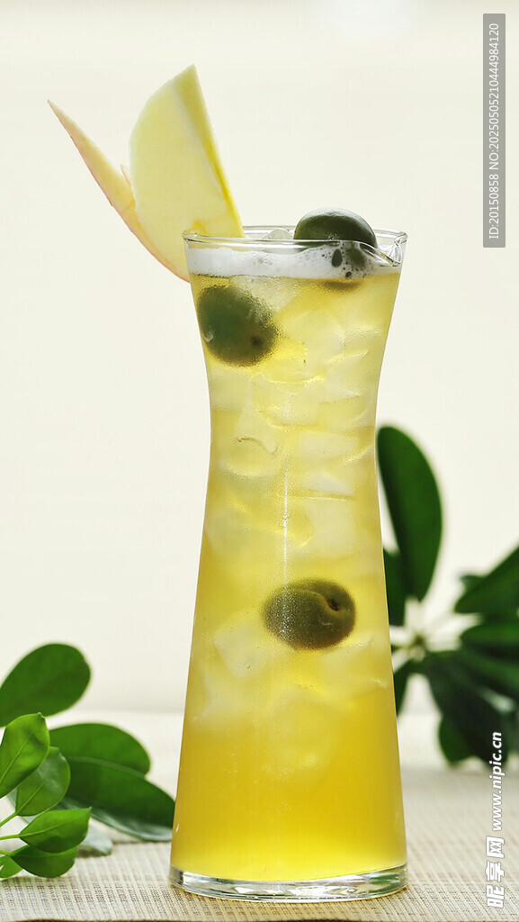 青梅蘆薈果汁飲品圖片