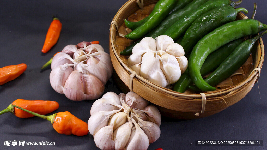多樣蔬菜大蒜辣椒與青椒