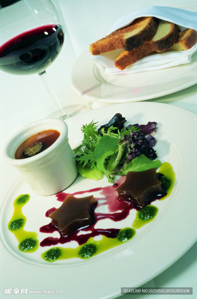 精致西餐擺盤美食展示