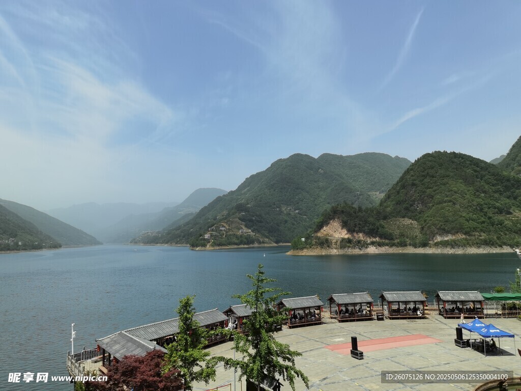 山水湖泊