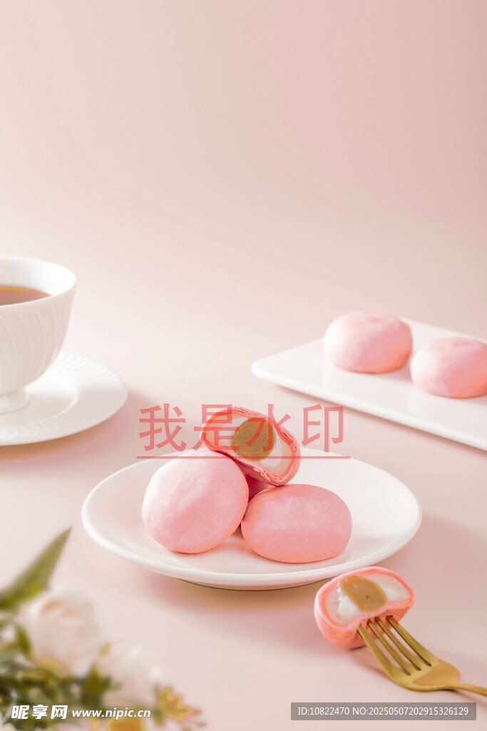 粉色甜點與茶飲優雅組合