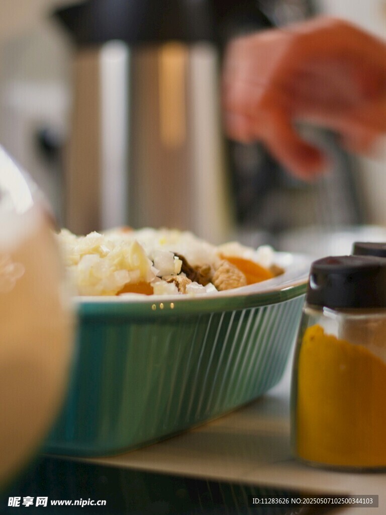 制作美食的溫馨瞬間